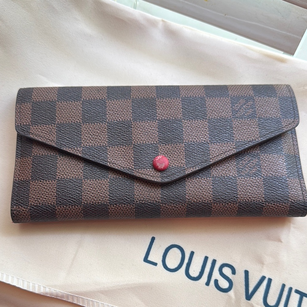 LV  Brown Wallet with Iconic Damier Pattern